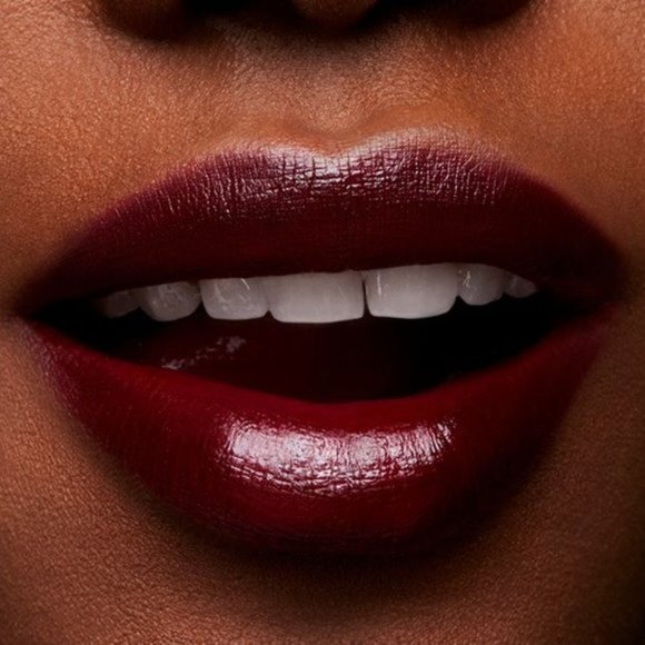 MAC Love Me Lipstick in La Femme - Picture 2 of 6